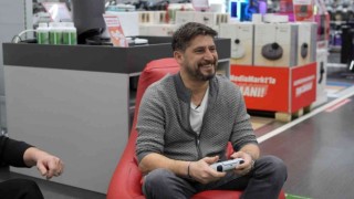 Eski milli futbolculardan oyun konsolunda gol düellosu