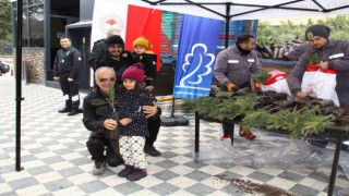 Eskişehirde “Yeni yıla ağaç keserek değil fidan dikerek girelim” kampanyası