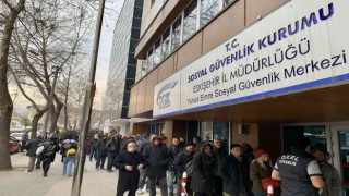 Eskişehirde zamsız borçlanma kuyruğu sürüyor