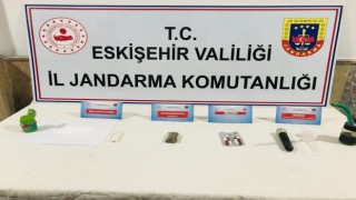 Evinden ve aracından uyuşturucu çıkan şüpheli tutuklandı