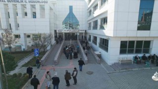 EYT bekleyenler SGK önünde kuyruklar oluşturdu
