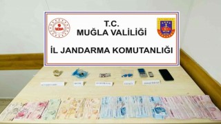 Fethiyede uyuşturucu operasyonunda 2 kişi gözaltına alındı