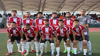 Futbolcular paraları ödenene kadar idmana çıkmama kararı aldılar