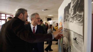 GAÜN öğrencilerinden 25 Aralık sergisi