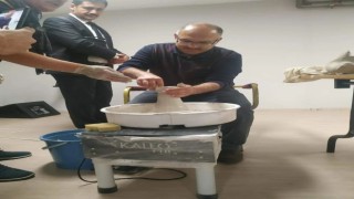 Gediz Bilim Sanat Merkezi öğrencileri çini sanatının inciliklerini öğrendi