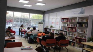 Gençlerin gözdesi Efelerin Kitap Kafeleri oldu