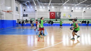 Gençlik basketbol turnuvasında heyecan dolu maçlar