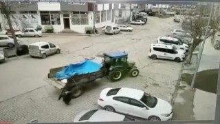 Geri giden römork takılı traktör yaşlı kadına çarptı