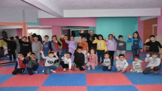 Germencik Belediyesi halk oyunları kursuna yoğun ilgi