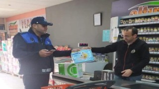 Gönende zabıtadan marketlerde denetim