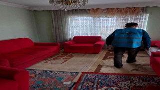 Gönüllü havacılardan ailelere koltuk takımı yardımı