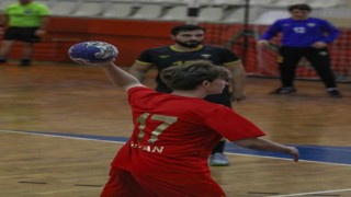 Göztepe Hentbol takımı forması giyen Arslankaraya milli davet