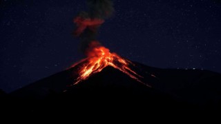 Guatemaladaki Fuego Yanardağında patlama