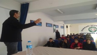 Hakkaride “Dijital Dünyada Manevi Takipçilerimiz” konulu konferans