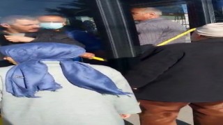 Hınca hınç dolu İETT otobüsüne binemedi isyan etti