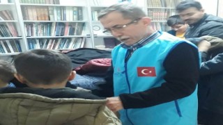 Hisarcıkta 52 öğrenciye kışlık mont