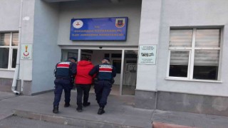 Hükümlü ihraç astsubay jandarmadan kaçamadı
