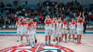 İlkler Şehri Uşak Basketbol Takımı zafere odaklandı