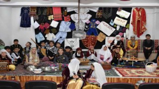 İlkokul öğrencilerinin kültür sergisi renkli görüntüler oluşturdu