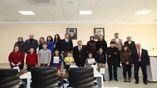 İnsan hakları temalı yarışmalarda dereceye giren öğrenciler ödüllendirildi