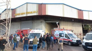 İskenderunda antrepo çatısının çökmesi sonucu yaralanan işçilerden biri hayatını kaybetti