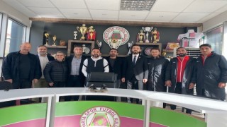 Isparta 32 Sporun efsanesinin kramponları bağışlandı