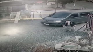 İstanbulda inşaatçıların kabusu hırsızlar kamerada: Sahte plakalı araçla kablo ve inşaat malzemeleri çaldılar