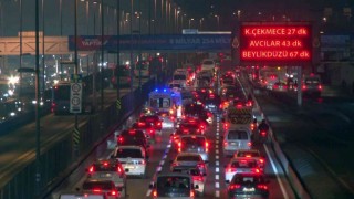 İstanbulda yılın son iş gününde trafik yoğunluğu yüzde 71e yükseldi