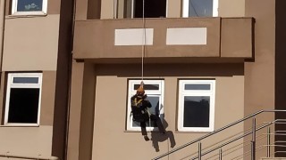 İtfaiyeden gerçeği aratmayan tatbikat: Öğrenciler bu şekilde tahliye edildi