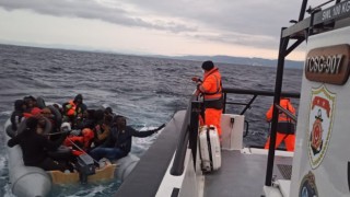 İzmir açıklarında 59 düzensiz göçmen kurtarıldı