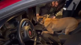 İzmir polisinden uyuşturucu sevkiyatına darbe: 1 kilo metamfetamin ele geçirildi