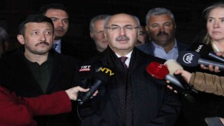 İzmir Valisi Yavuz Selim Köşger: “Şuan 4 vefat eden vatandaşımızın olduğu kesin”