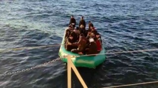 İzmirde 76 göçmen kurtarıldı