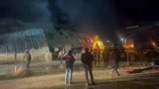 İzmirde mobilya atölyesinde korkutan yangın