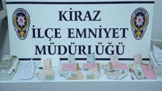 İzmirde Okuma-Yazma Derneğine kumar baskını