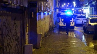 İzmirde silahlı saldırı sonucu 1 kişi yaralandı
