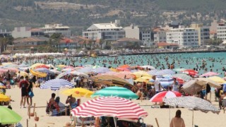 İzmire Ocak-Kasım arasında yaklaşık 95 ülkeden 1 milyon 416 bin 105 yabancı turist ayak bastı