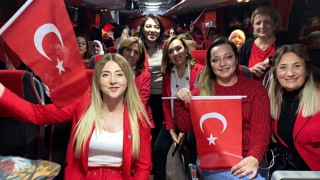 İzmir'in Kadınları Ankara'ya Akın Etti