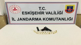 Jandarma ekiplerinin operasyonunda tabanca ele geçirildi