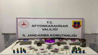 Jandarmanın baskın düzenlediği evden uyuşturucu zulası çıktı