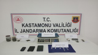 Jandarmanın durdurduğu araçta uyuşturucu ele geçirildi: 1 gözaltı