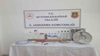 Kaçak alkol üreten şahsın evine jandarma baskını
