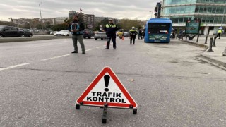 Kadıköyde sivil trafik polislerinden minibüslere denetim