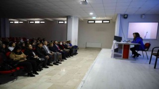Kadınlara sağlıklı beslenme ve doğru ilaç kullanımı anlatıldı