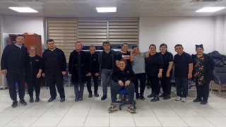 Kafe çalışanları halk oyunları öğrenmeye başladı