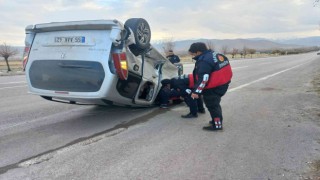 Kamyonetle minibüs çarpıştı: 2 yaralı