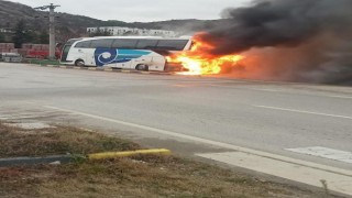Karabükte yolcu otobüsü alev aldı