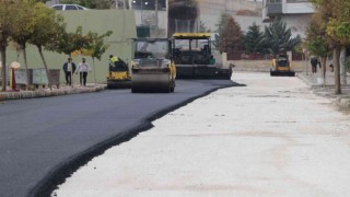 Karaköprüde asfalt yol yenileme seferberliği sürüyor