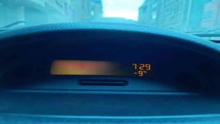 Kars eksi 9u gördü, Kars Çayı kısmen dondu
