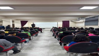 Karsta polisten siber zorbalık ve teknoloji bağılılığı eğitimi